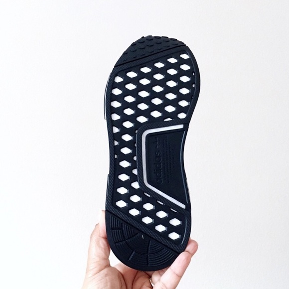 Adidas NMD R1 Black White - Picture 8 of 9